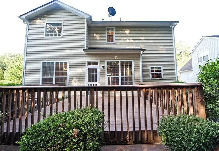 1170 Rhyne Chase SE — Photo 2