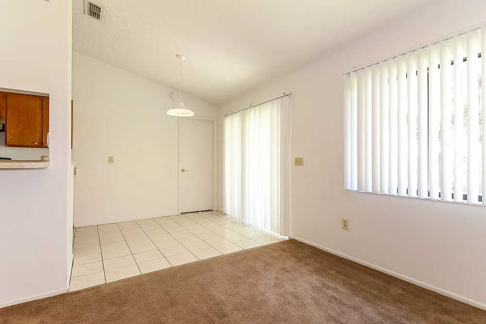 Building Photo - 1124 Blufield Ave