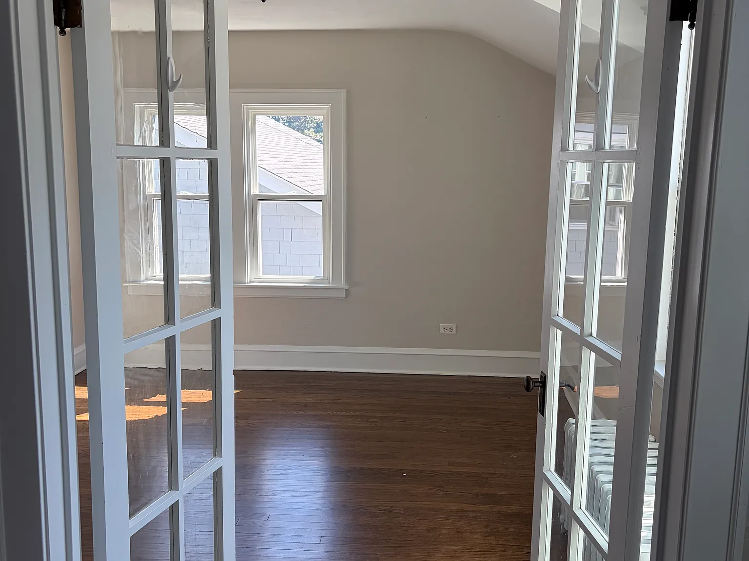2 bed, $2,300 — Photo 4