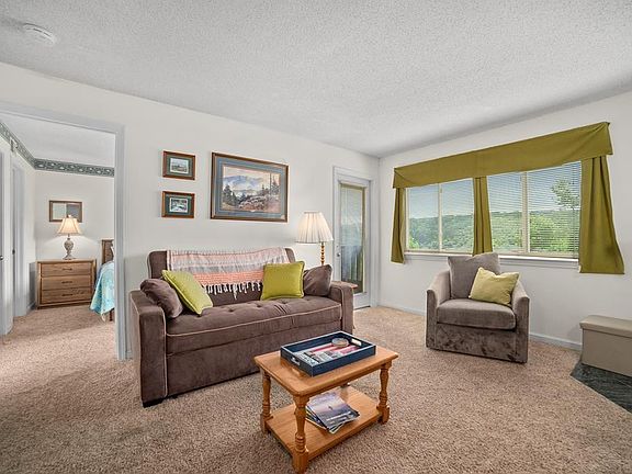 3rd image of 1380 Ski View Dr #3201