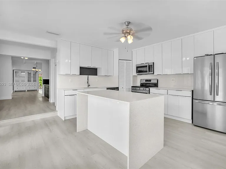 2555 Nassau Ln — Photo 12