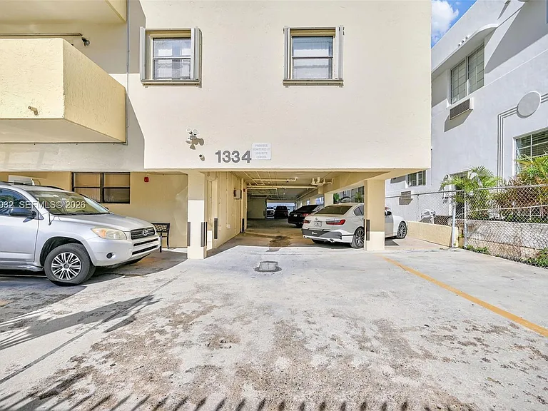 1334 Collins Ave #403 — Photo 32
