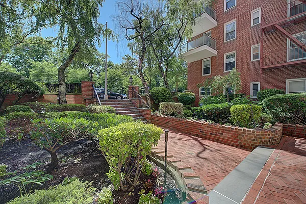 Sold by Douglas Elliman | media 16