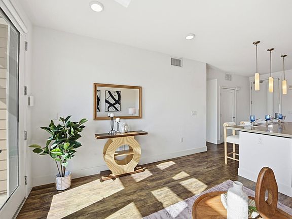 5th image of 3768 Capitol Ave #516B