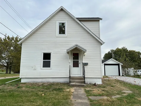 421 N 2nd St, Knoxville, IA 50138