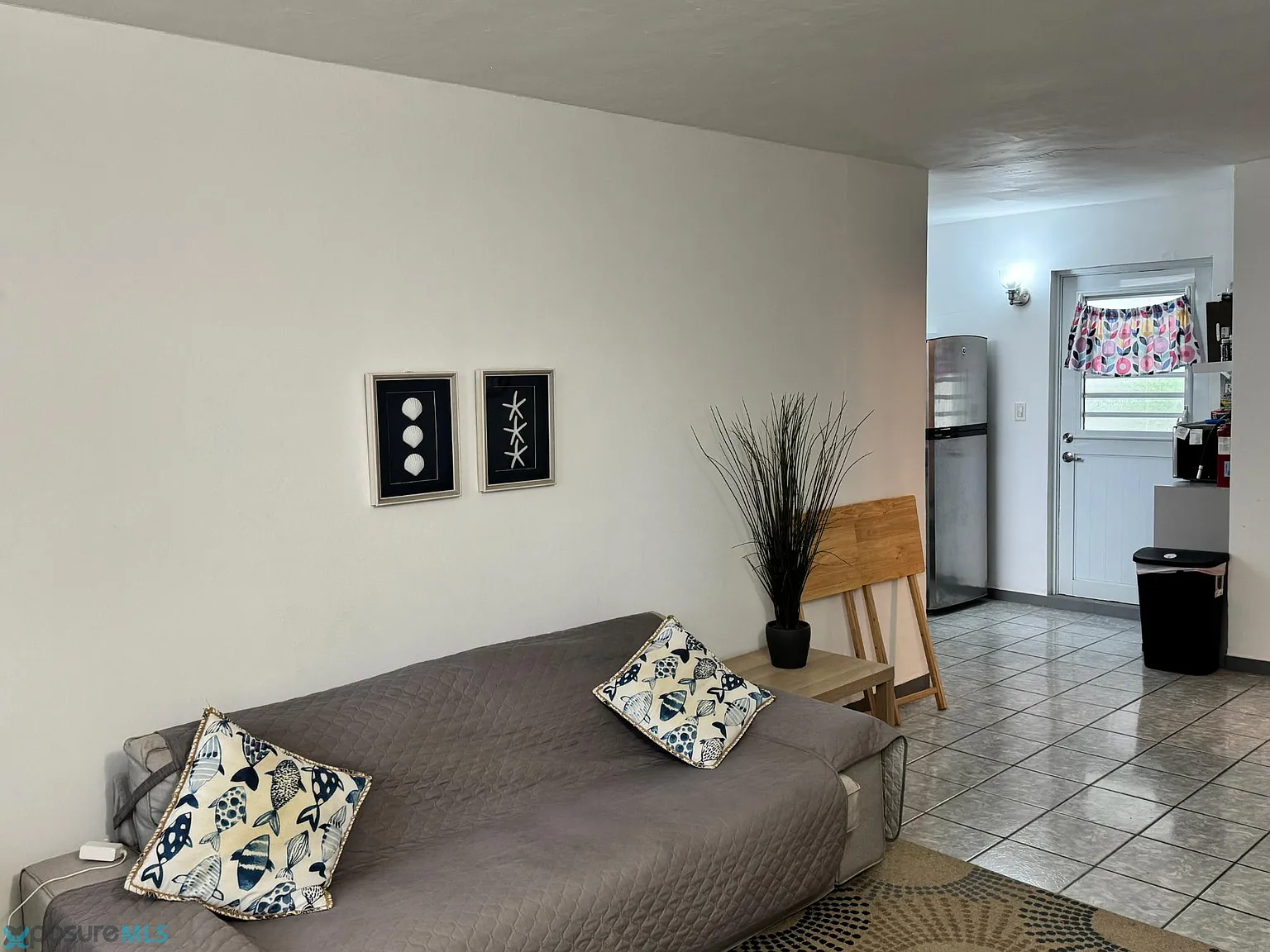 2 bed, 1.0 bath, 450 sqft, $1,200 — Photo 4