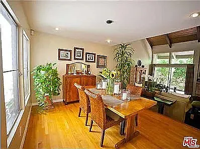 2 bed, 1.5 bath, 1282 sqft, $4,200 — Photo 2