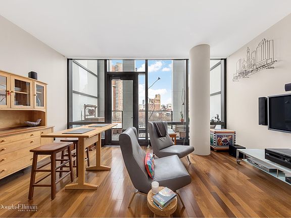4th image of 101 Warren St #7E