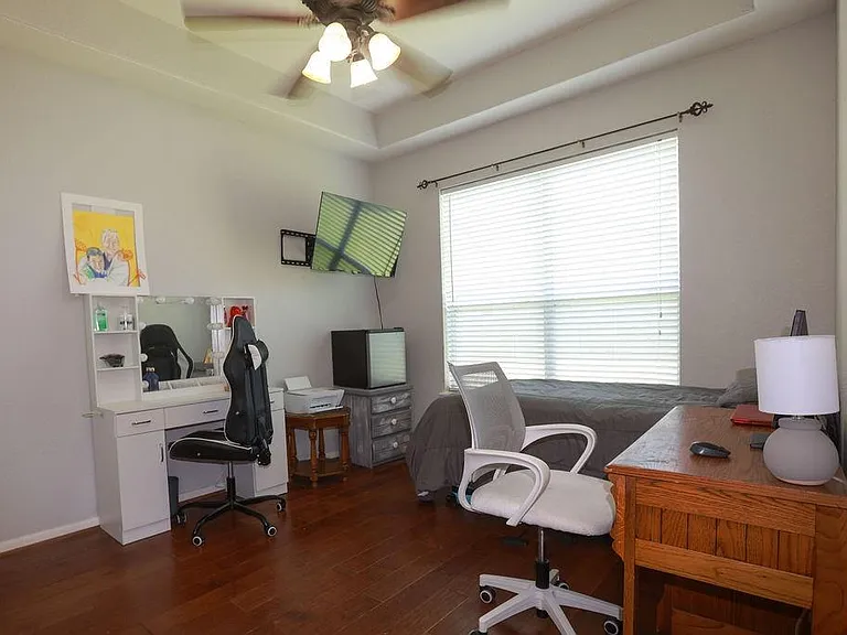 7822 Ravens Point Dr — Photo 10
