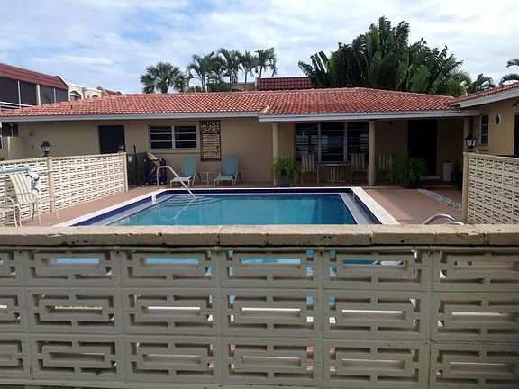 2nd image of 1428 S Lakeside Dr APT 27