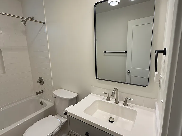 2418 E Kirkwood St — Photo 10