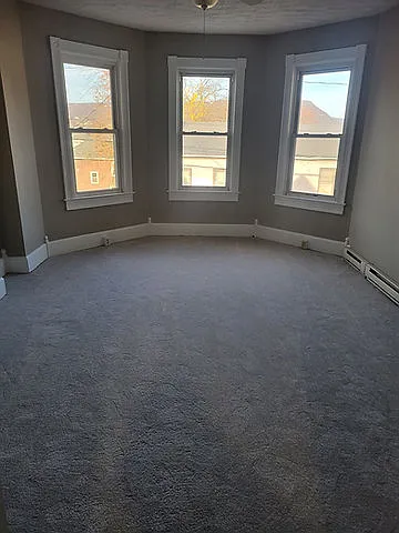 630 S Maryland Ave — Photo 3