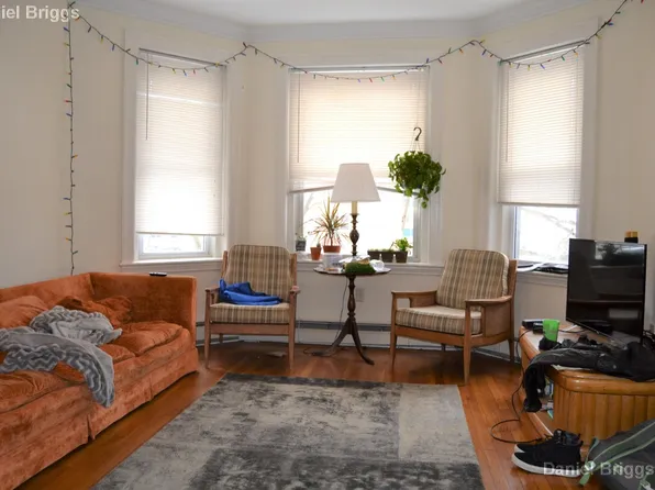 73 Thatcher St, Brookline, MA