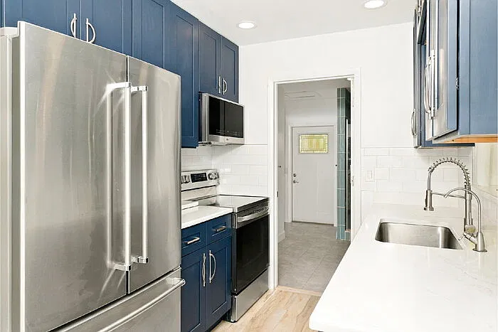 3 bed, 2.0 bath, 1261 sqft, $2,195 — Photo 3