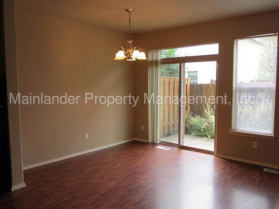 3rd image of 3161 NE 14th Pl