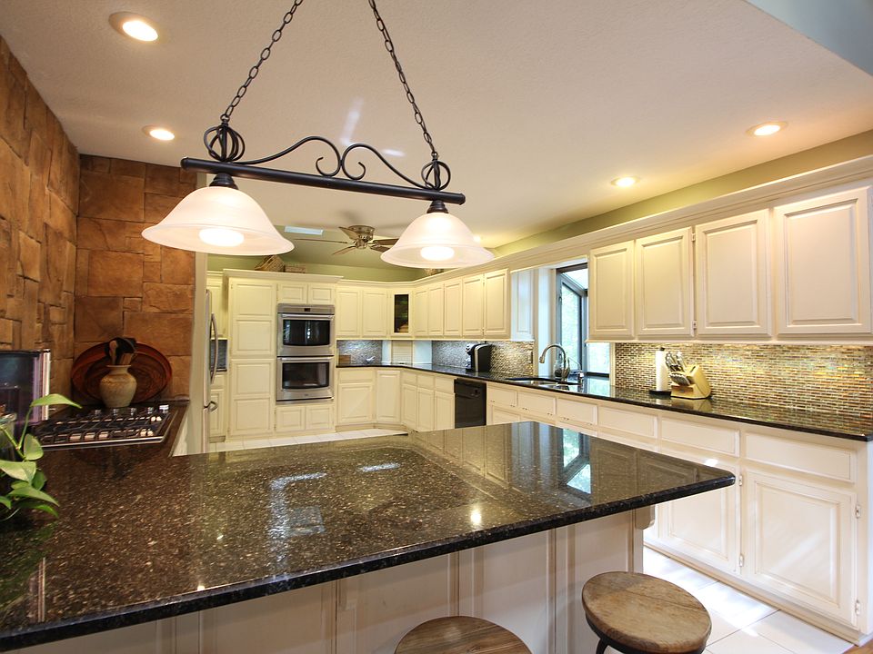 1st image of 16185 Black Oak Ln