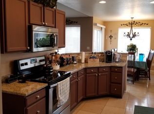 401 English Sparrow Dr, Highlands Ranch, CO 80129
