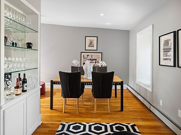 5th image of 27 E Springfield St #3