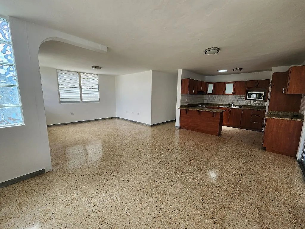 4 bed, 2.0 bath, 1200 sqft, $1,500 — Photo 3