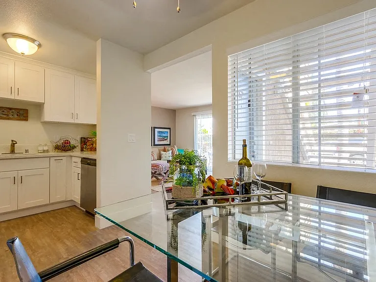 Newport Seacrest Apartments — Photo 13