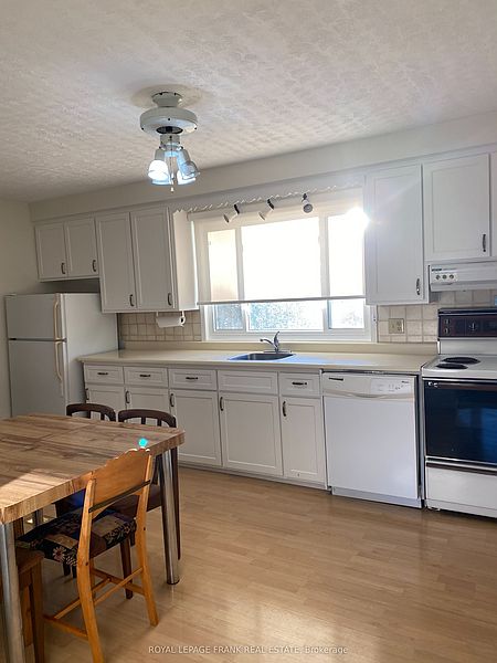 Peterborough House for rent - 3 Bedrooms — photo 10