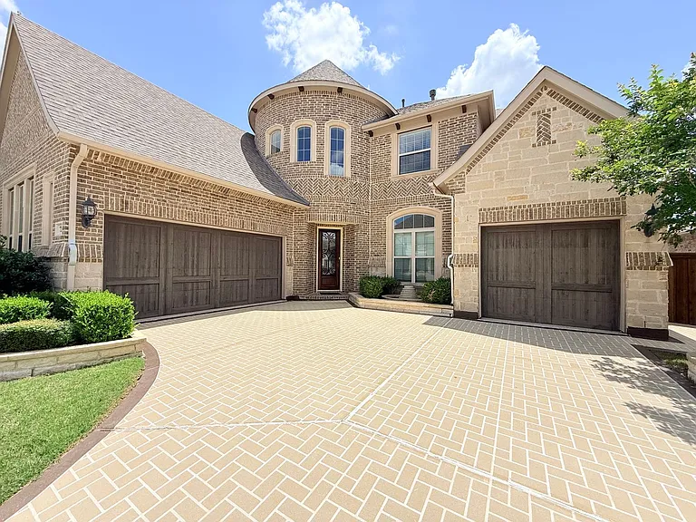 7247 Goose Creek Rd — Photo 2