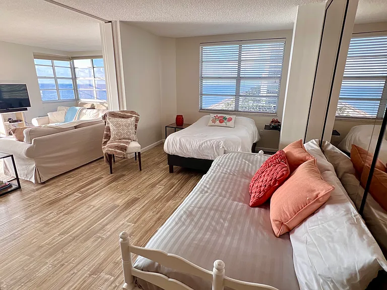 1950 S Ocean Dr #8Q — Photo 27