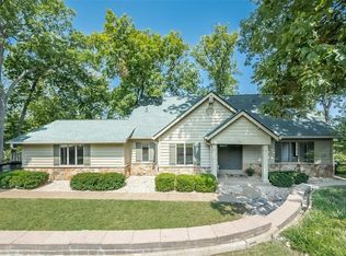 15 Spring Lake Ct, Saint Charles, MO 63303