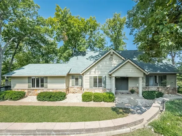15 Spring Lake Ct, Saint Charles, MO 63303