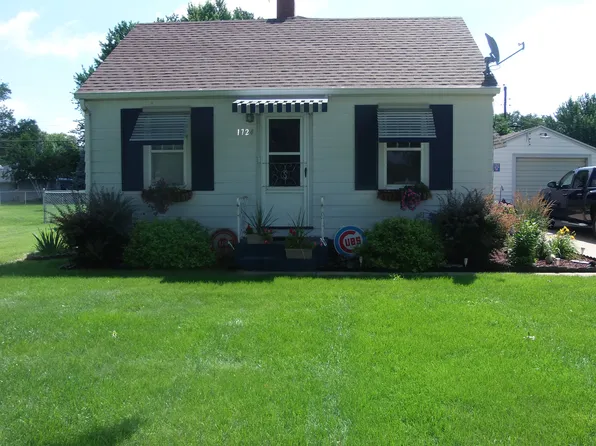 1724 Freeport Rd, Sterling, IL 61081