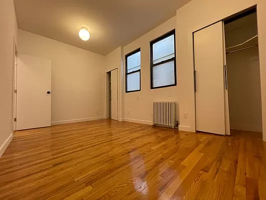 1st image of 105 Smith St APT 10