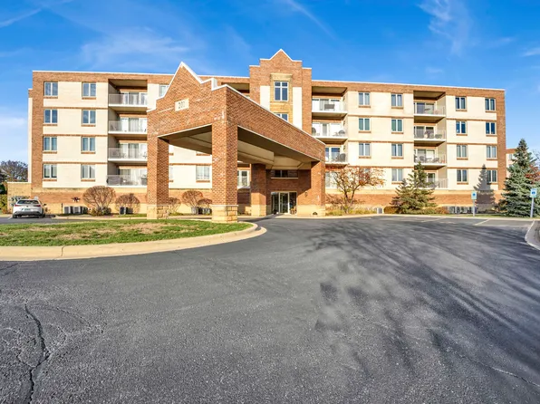 201 W Brush Hill Rd Unit 108, Elmhurst, IL 60126