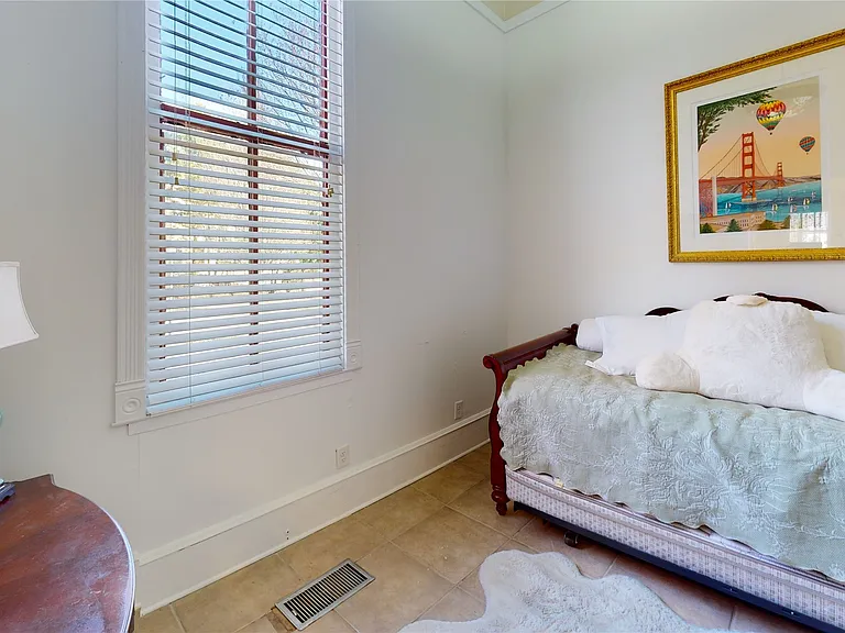 648 N Clayton St — Photo 25