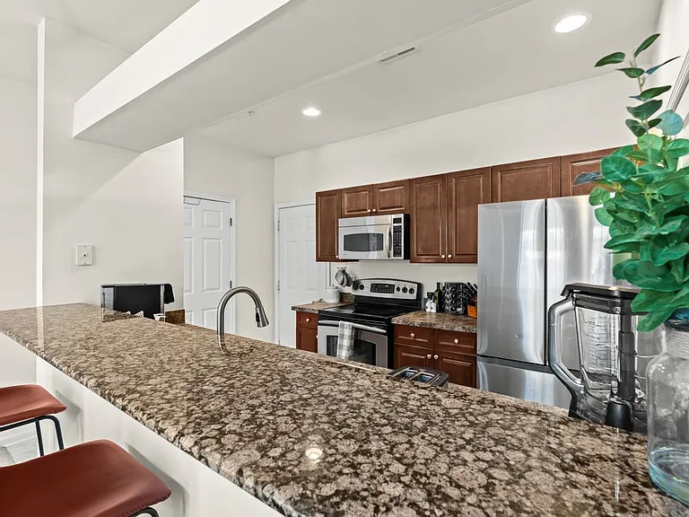 17 N Squirrel Rd — Photo 12