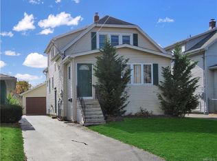 681 Longmeadow Rd, Amherst, NY 14226