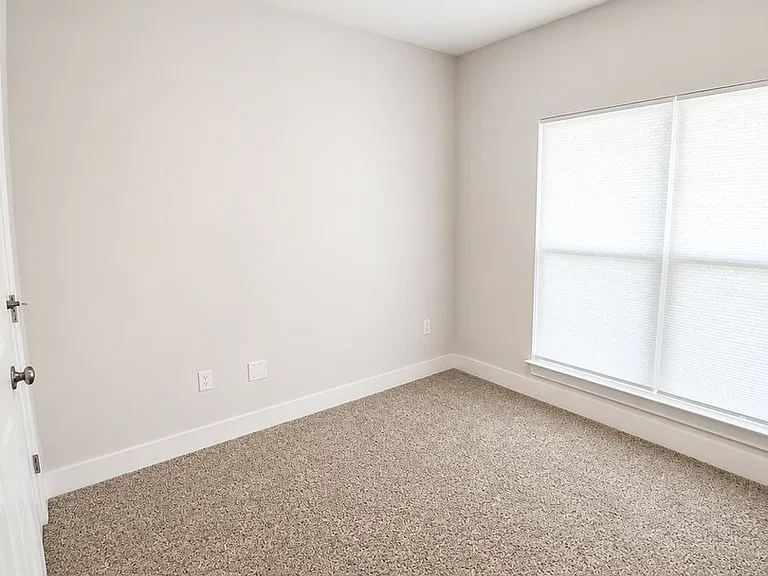 734 Quintana St — Photo 5