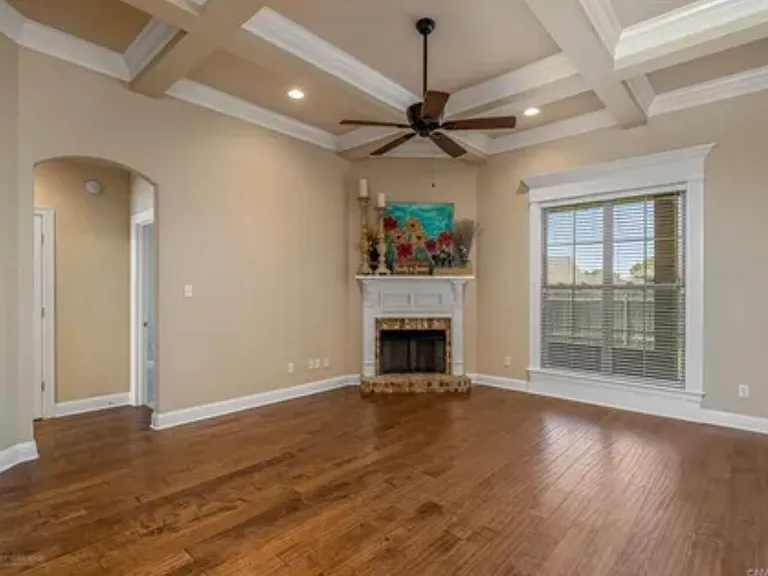 810 Eagles Nest — Photo 3
