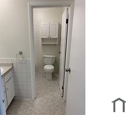 16W525 Lake Dr #202 — Photo 5