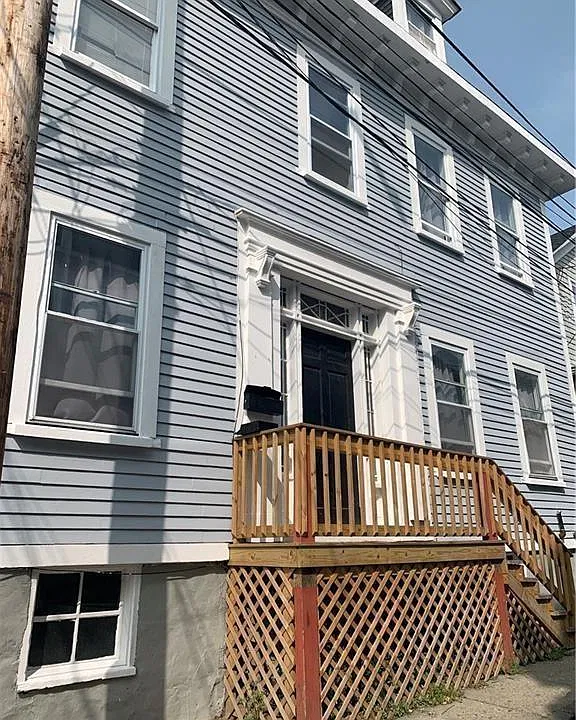 32 Ann St #1