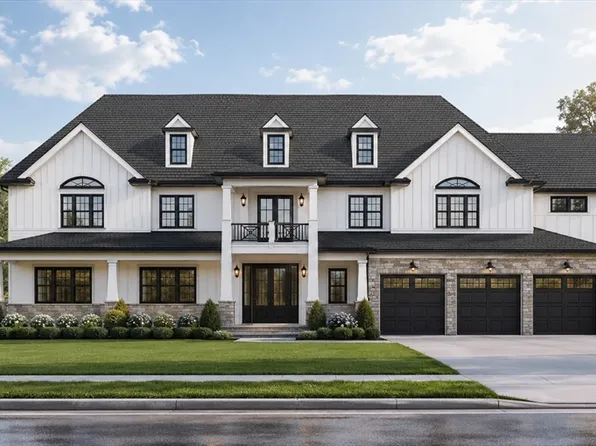 28 Cervelli Farm Dr, Hanover, MA 02339