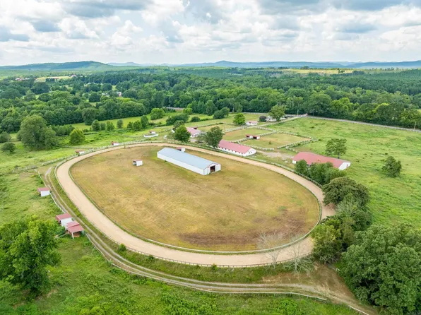 6869 Airport Rd, Bonnerdale, AR 71933
