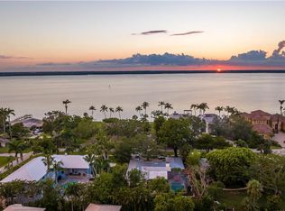 3421 W Riverside Dr, Fort Myers, FL 33901