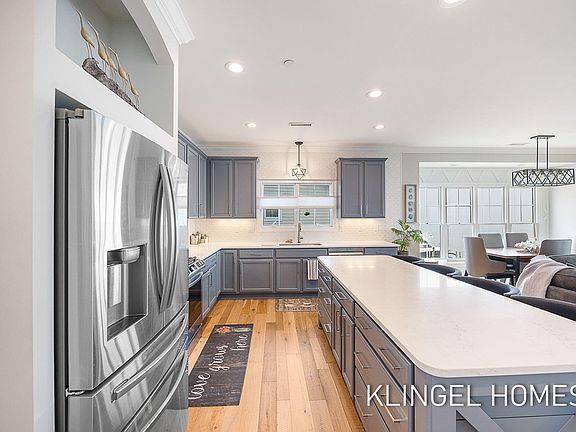 4th image of 930 W Savidge St Unit 20