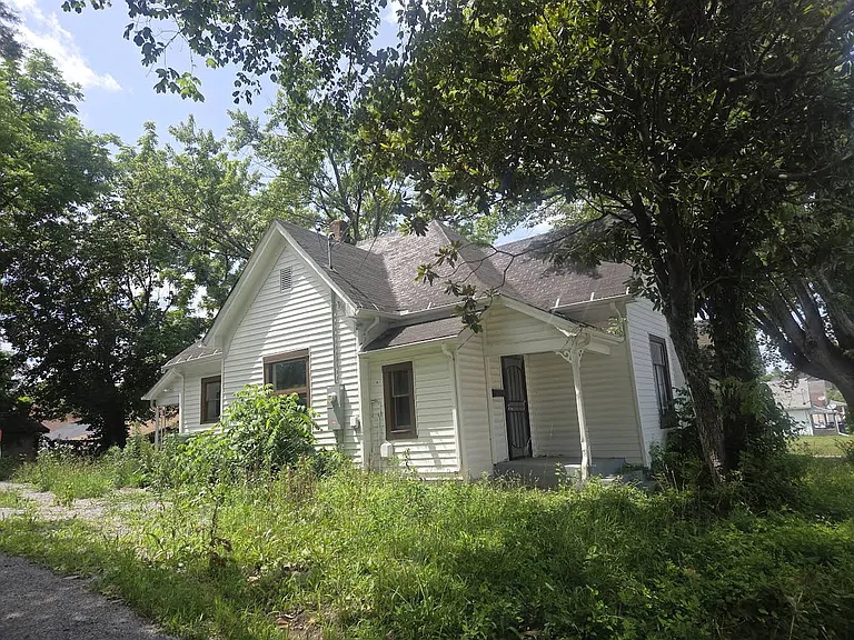 203 N Green St — Photo 1