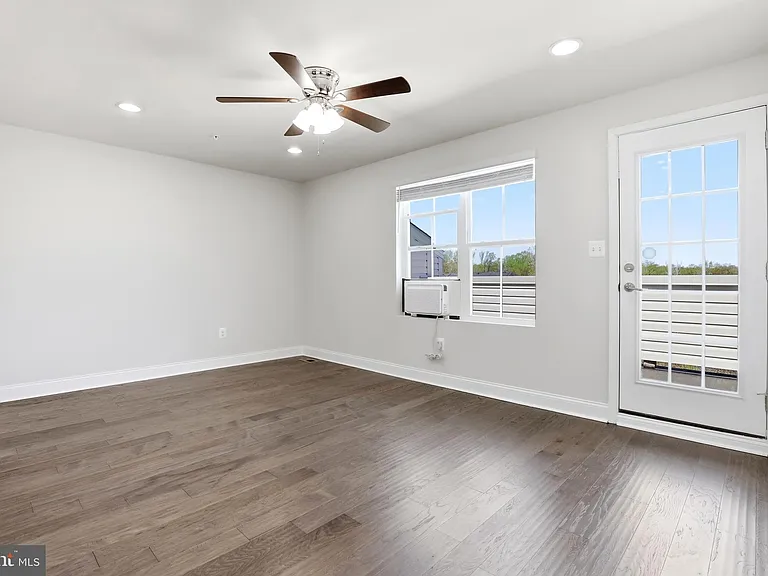7140 Banbury Dr — Photo 27