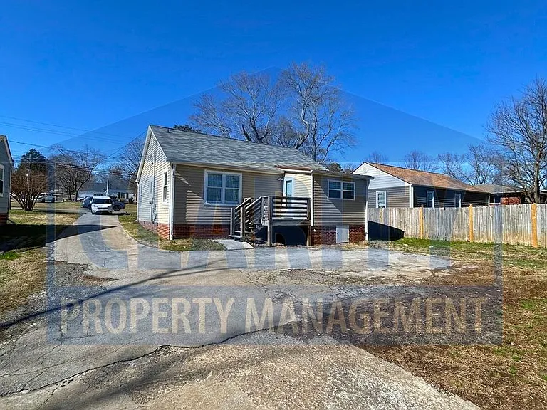 1102 Georgetown Rd NW — Photo 6