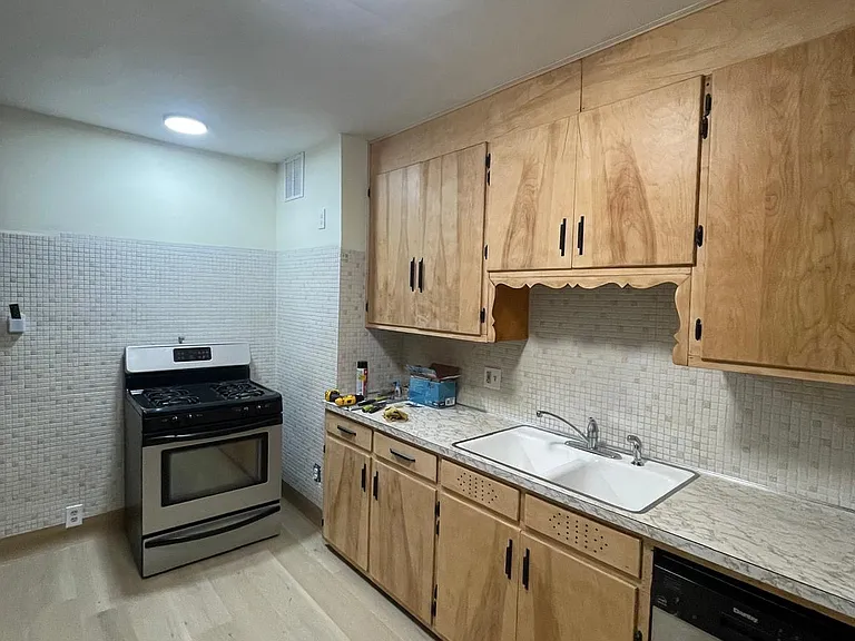 1537 Genesee Rd #1 — Photo 6