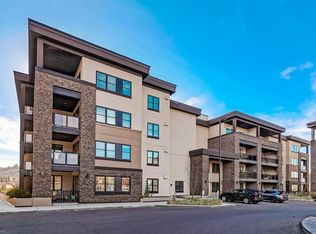 80 E Greenbriar Pl NW #2208, Calgary, AB T3B6J4