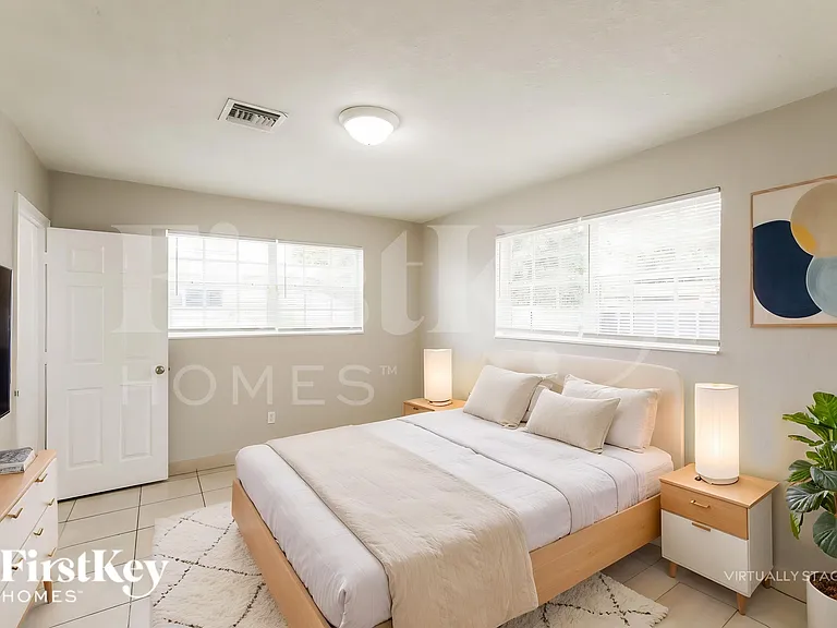 4115 NW 185th St — Photo 9