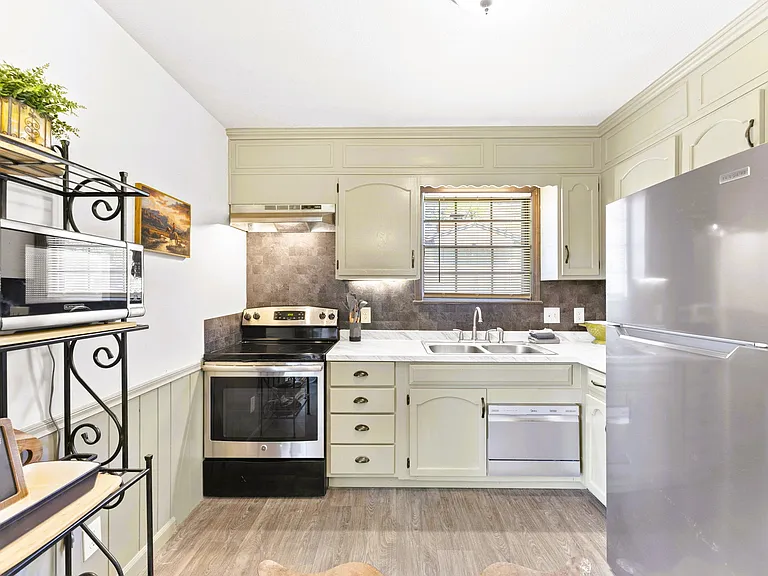 1024 S Ash St — Photo 11